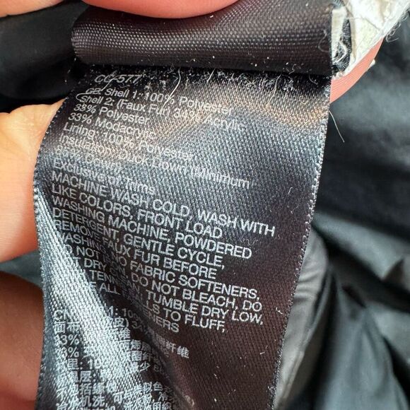 Marmot Puffer Coat Womens XS Black Montreal 700 Down Faux Fur Hood Long - Picture 4 of 7